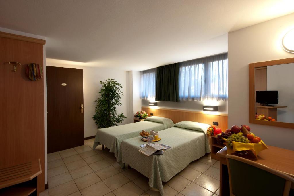 Hotel Roma Cassano Magnago Quarto foto
